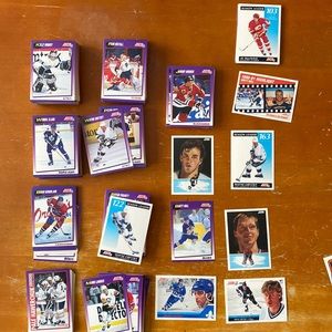 About 300 1991 score hockey cards